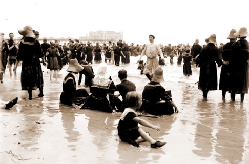 In the good old summertime, Children playing outdoors, Beaches, Summer, United States, New Jersey,