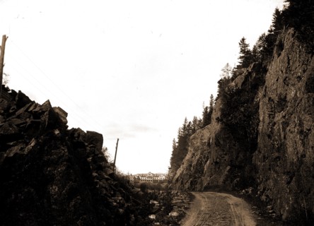 Gate of Crawford Notch from below, White Mountains, Mountains, Passes (Landforms), Roads, United