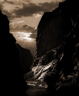 Sunset in the Royal Gorge, Col, Jackson, William Henry, 1843-1942, Sunrises & sunsets, Rivers,