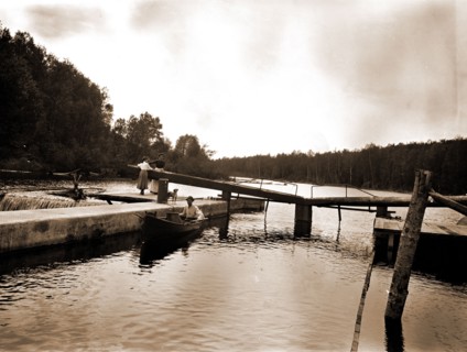 Dam and lock, Saranac River, Adirondack Mtns, N.Y, Jackson, William Henry, 1843-1942, Dams, Locks