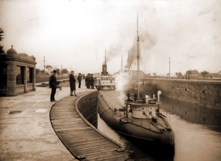 Whaleback Str. Pathfinder in the locks, Sault Ste. Marie, Mich, Pathfinder (Whaleback), Locks