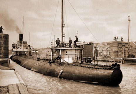 Whaleback, leaving Poe Lock, Sault Ste. Marie, Michigan, Whalebacks, Locks (Hydraulic engineering),