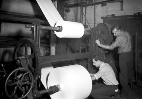 Mt. Holyoke, Massachusetts - Paper. American Writing Paper Co. Super calender, 1936, Lewis Hine,