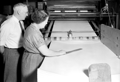 Mt. Holyoke, Massachusetts - Paper. American Writing Paper Co. Finley Cutter, 1936, Lewis Hine,