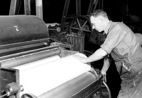 Manchester, New Hampshire - Textiles. Pacific Mills. Finisher Lapper (Front end). Makes finished