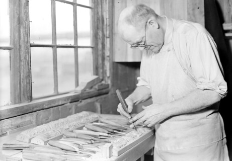 High Point, North Carolina - Upholstering. Tomlinson Chair Manufacturing Co. Hand carver - making