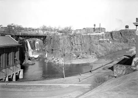 Paterson, New Jersey - Textiles. A glimps of Passaic Falls and River, March 1937, Lewis Hine, 1874