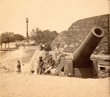 View on the Point Battery, Charleston, S.C., showing the gun in the Cheevrs battery, looking S.W.,
