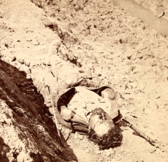 Dead Confederate soldier in the trenches, US, USA, America, Vintage photography