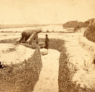 Same gun, as shown in no. 1015, with Hurdle Revertment (i.e. revetment) and Epaulement - unfinished