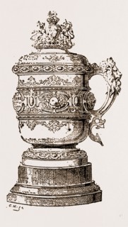 THE QUEEN'S GOLD VASE The Gift of the Queen