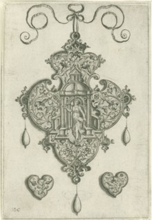 Front of a pendant (pendeloque), In the center a niche with a dome, In the niche the