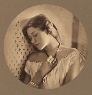 [Ellen Terry at Age Sixteen]