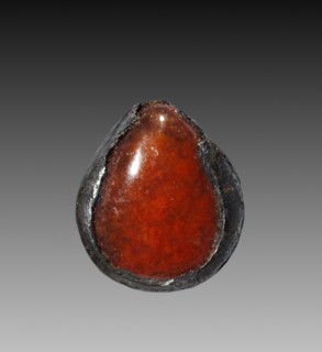 Oyster-Shell Pendant, 1980-1801 BC. Egypt, Middle Kingdom, Dynasty 12. Carnelian and silver;
