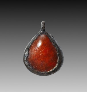 Oyster-Shell Pendant, 1980-1801 BC. Egypt, Middle Kingdom, Dynasty 12. Carnelian and silver;