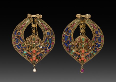 Pair of Deity Earrings with Vishnu on Garuda (front) and chepu (monster mask) (back), 1600s or