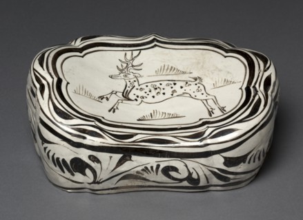 Pillow:  Cizhou Ware, 1100s-1200s. China, Song dynasty (960-1279) - Yuan dynasty (1271-1368). Gray