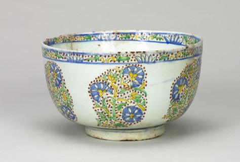 Deep Bowl, 18th Century. Turkey (Kutahya), Ottoman Period. Fritware with underglaze-painted design;