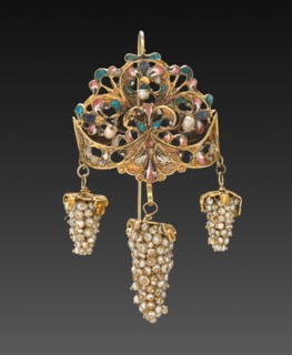 Earring, 1700s - 1800s. Italy, Naples, 18th-19th century. Gold and enamel with pearls; overall: 6.4