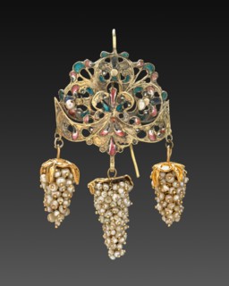 Earring, 1700s - 1800s. Italy, Naples, 18th-19th century. Gold and enamel with pearls; overall: 6.4