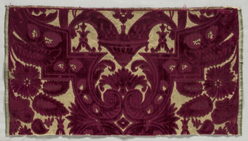 Velvet Fragment, 1600s. Italy, Genoa, 17th century. Velvet; overall: 29.7 x 55.5 cm (11 11/16 x 21