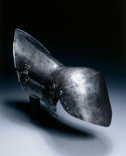 Gothic Mitten Gauntlet, c. 1450. Italy, 15th century. Steel; overall: 30.2 x 10.8 cm (11 7/8 x 4