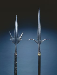 Corsèque (Chauve-Souris), c. 1530. North Italy, 16th century. Steel; round wood haft with leather