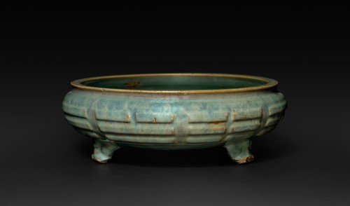 Tripod Bulb Dish, Ming dynasty. China, Ming dynasty (1368-1644). Porcelain; diameter: 32.4 cm (12