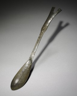Spoon with Fish-Tail Design, 918-1392. Korea, Goryeo period (918-1392). Silver bronze; overall: 30