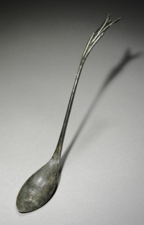 Spoon with Fish-Tail Design, 918-1392. Korea, Goryeo period (918-1392). Silver bronze; overall: 28