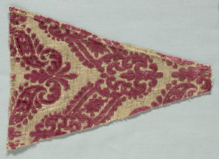 Velvet Fragment, 1650-1699. Italy, 2nd half 17th century. Velvet; overall: 24.5 x 17.5 cm (9 5/8 x