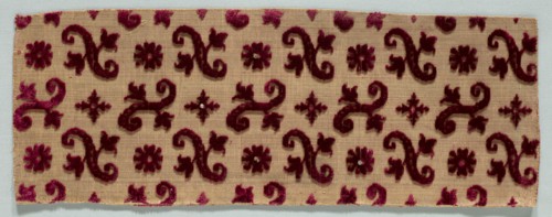 Velvet Fragment, 1500s - 1600s. Italy, 16th-17th century. Velvet; overall: 14 x 37 cm (5 1/2 x 14