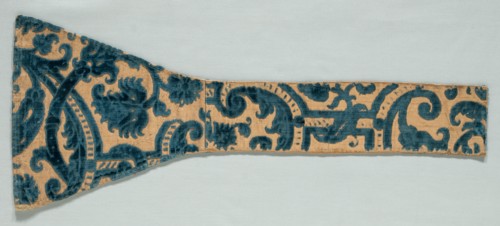 Velvet Fragment, 1650-1699. Italy, 2nd half of 17th century. Velvet; overall: 60.5 x 25 cm (23