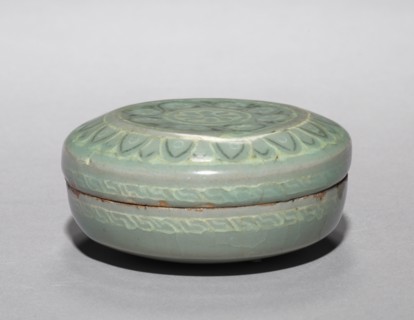 Box and Cover with Inlaid Chrysanthemum Design, 1200s. Korea, Goryeo period (918-1392). Celadon;