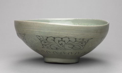 Bowl with Inlaid Chrysanthemum and Lychee Design, 1300s. Korea, Goryeo period (918-1392). Pottery;