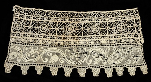 Fragment of a Border with Floral Vine and Geometric Patterns, 16th century. Italy, 16th century.