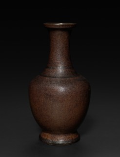 Vase, 1736-1795. China, Qing dynasty (1644-1911), Qianlong reign (1735-1795). Porcelain; overall:
