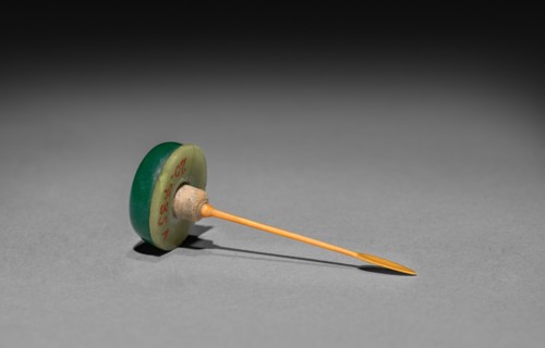 Snuff Bottle (stopper), 1644-1912. China, Qing dynasty (1644-1911). Glass; overall: 7 cm (2 3/4 in