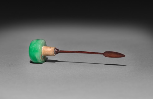 Snuff Bottle (stopper), 1644-1912. China, Qing dynasty (1644-1911). Glass; overall: 7.4 cm (2 15/16