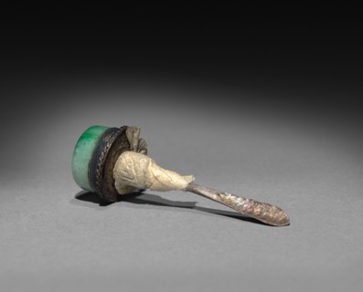 Snuff Bottle (stopper), 1644-1912. China, Qing dynasty (1644-1911). Glass; overall: 6.4 cm (2 1/2