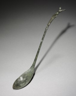 Spoon with Fish-Tail Design, 918-1392. Korea, Goryeo period (918-1392). Bronze; overall: 27.1 cm
