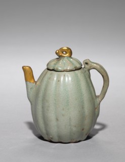 Melon-shaped Wine Ewer, 1100s-1200s. Korea, Goryeo period (918-1392). Celadon; outer diameter: 6.7