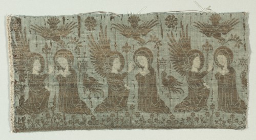 Textile Fragment with the Annunciation, 1370-1400. Italy. Silk with gold thread; lampas weave;