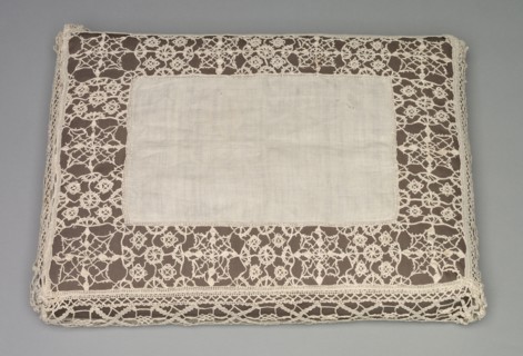 Needlepoint (Reticella) and Bobbin Lace Pillow Case, 17th century. Italy, Venice, 17th century.