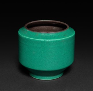 Camellia-Leaf-Green Cylindrical Vase, 1661-1722. China, Qing dynasty (1644-1911), Kangxi reign
