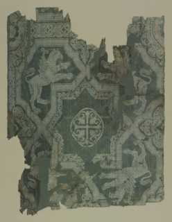 Fragment with star pattern and griffins, 950-1050. Iraq or Iran, Buyid period. Plain weave