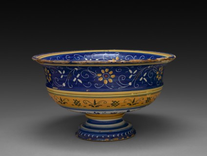 Bowl, c. 1520. Italy, 16th century. Tin-glazed earthenware (maiolica); diameter: 18.8 x 31.8 cm (7
