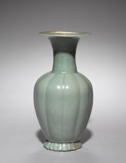 Vase in the Form of a Melon, 1100s. Celadon; overall: 25.2 cm (9 15/16 in.).