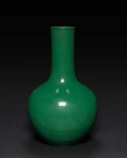 Bottle-shaped Vase, 1736-1795. China, Qing dynasty (1644-1911), Qianlong reign (1736-1795).