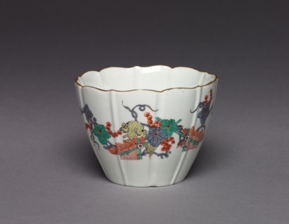 Tea Cup, c. 1730. Chantilly Porcelain Factory (French). Soft-paste porcelain; overall: 5.5 x 7.2 cm